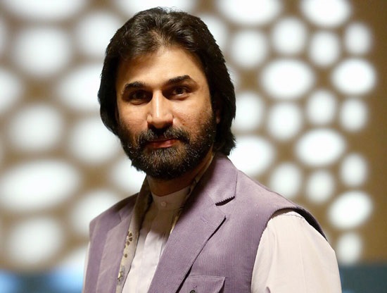 صابر خراسانی؛ شاعر آیینی: به جای تقلید به نوآوری و اجراهای متنوع رو آوردم