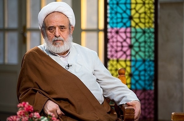 در جامعه روزه دار، حرکات ضداخلاقی به شدت محکوم است/ فرد روزه دار از پیله خودپرستی خارج می شود