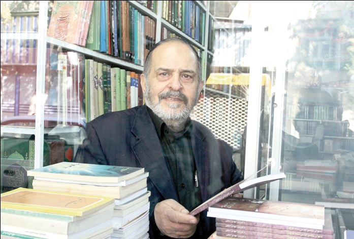 حاج مهدی آصفی: مداحان نباید دامن علما را رها کنند