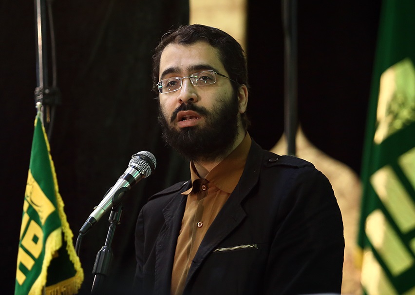 رحیم آبفروش: برخی مداحان به نوحه‌خوانی برای امام حسین(ع) به چشم تجارت نگاه می‌کنند