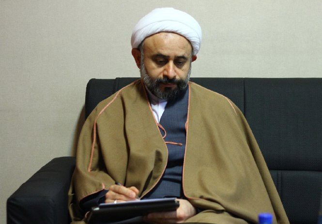 حجت‌الاسلام نقویان: مداحی معرکه‌گیری نیست/ متفکرین و علمای جامعه رفتار خود را اصلاح کنند
