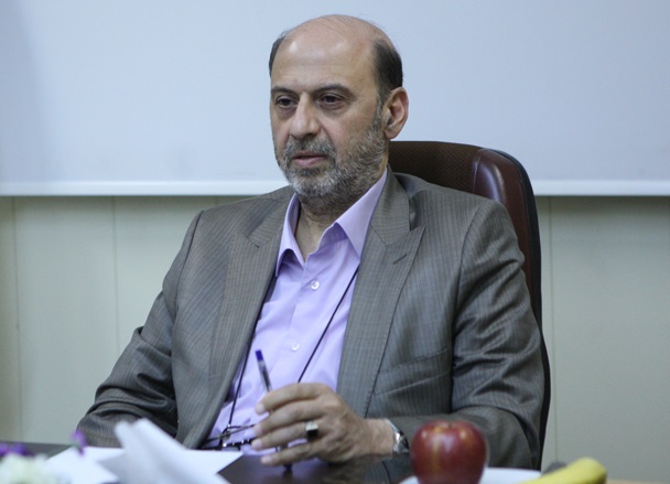 بزرگترین آسیب جامعه مداح؛ تغییر مسیر به دلیل نیازهای مادی است/در کنار مداحی شغل داشته باشید