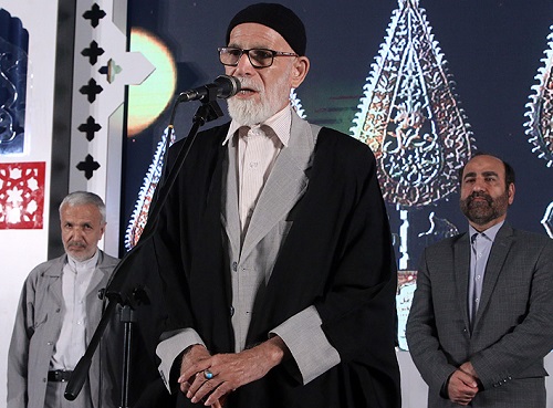 شعر خوانی دیدنی استاد سازگار در اختتامیه جایزه دعبل  <img src="/images/video_icon.png" width="11" height="10" border="0" align="top">