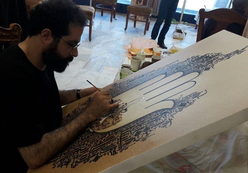 شکل «دست» در کتیبه‌های عاشورایی نماد چیست؟