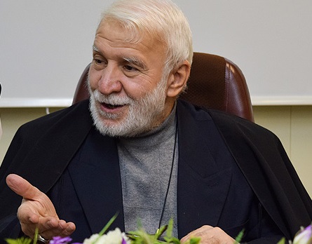 اخلاص مداح از آراستگی ظاهری شروع می‌شود/ کوچک‌ترین حاجی ۵۴ سال قبل