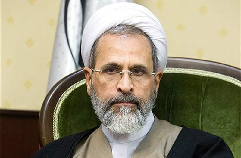 مراقب دست‌اندازی جریان‌های انحرافی به زائران اربعین باشیم