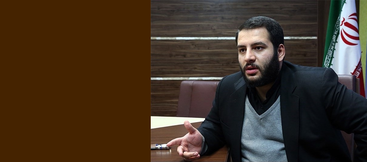 حواسم به شعر هست