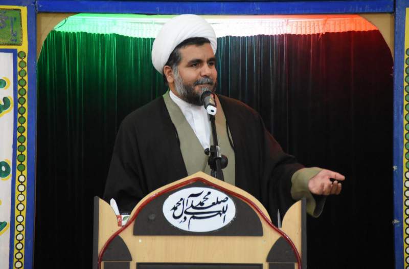 تریبون‌ مراسم‌ امام‌ حسین(ع)‌ جایگاه‌ طرفداری‌های‌ جناحی‌ نیست