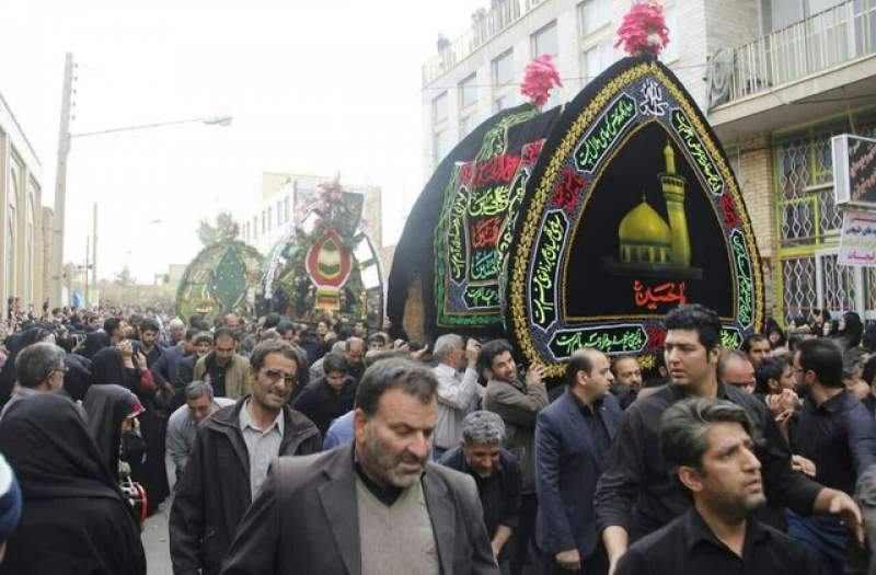 برگزاری قدیمیترین آیین نخل برداری در میبد برگزاری قدیمیترین آیین نخل برداری در میبد