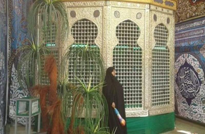 پرده برداری از نیم ضریح حضرت زینب(س) در خیمه گاه کربلا پرده برداری از نیم ضریح حضرت زینب(س) در خیمه گاه کربلا