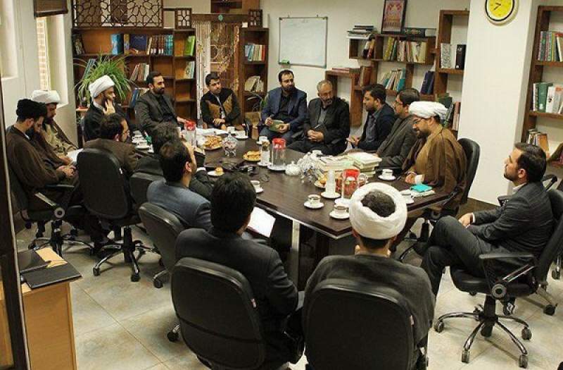 بازدید رئیس سازمان تبلیغات از پژوهشکده فرهنگ و هنر و سوره مهر