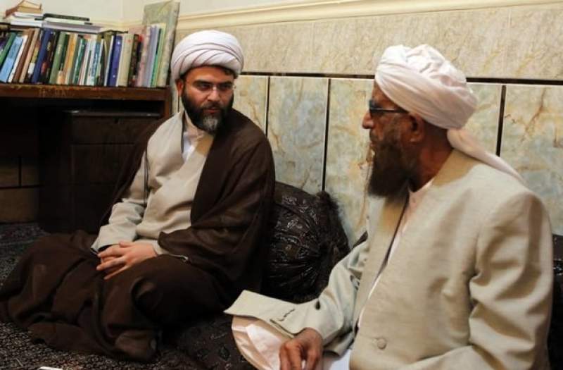 باید بیش از پیش به دنبال موانست و الفت باشیم