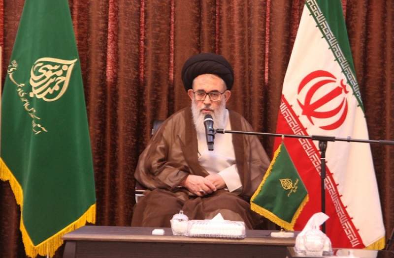 مداحی از ادوار اولیه اسلام وجود داشته است