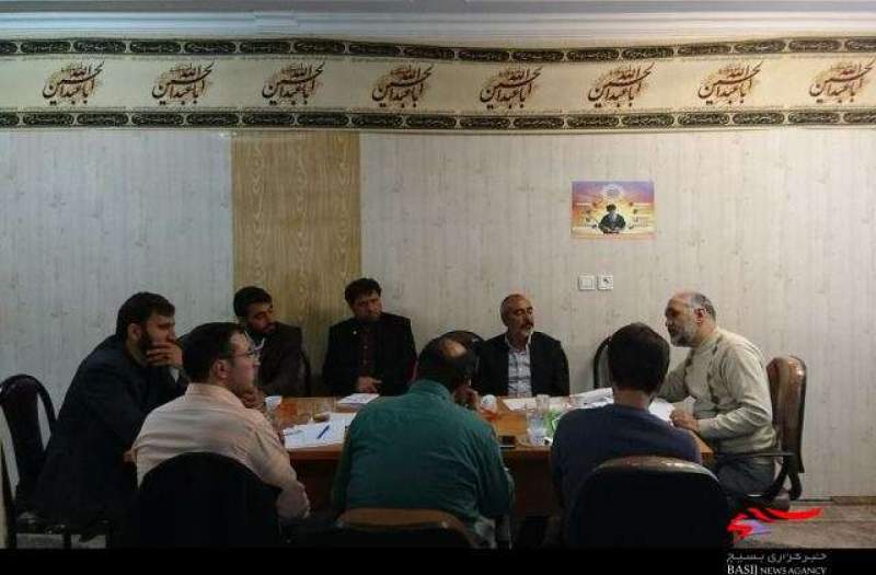 نقش کلیدی مداحان و شاعران اهل بیت(ع) در بیان دستاوردهای انقلاب