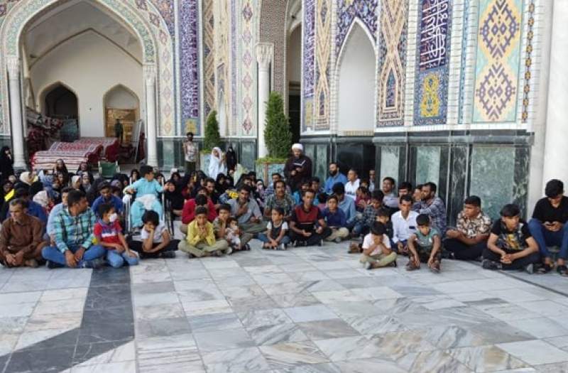 هیأتی که زائراولی‌های نیازمند را به مشهد می‌برد