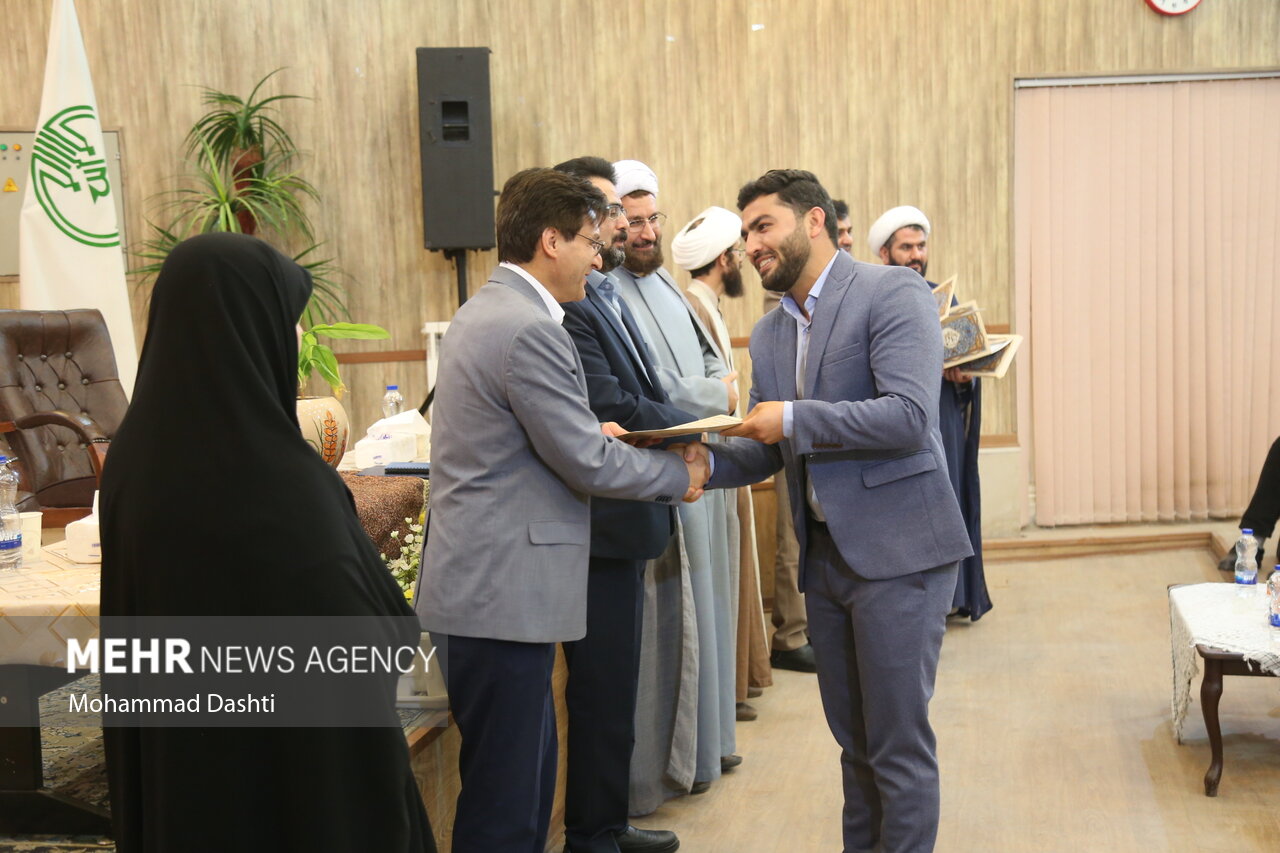 نشست تخصصی رسانه و فرهنگ دینی در اردبیل