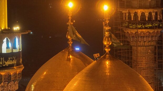 پرچم گنبد حرم مطهر امامین جوادین تعویض شد