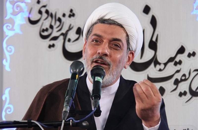 باید غدیر را به همایشی جهانی تبدیل کنیم