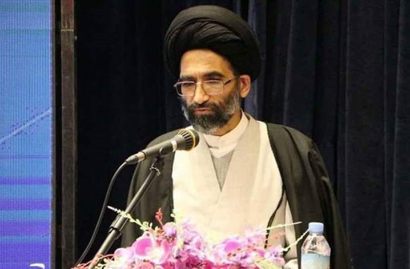 از ظرفیت سخنرانان و مداحان با اخلاص در هیئات استفاده شود